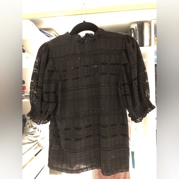 Lace top with puff sleeves - Picture 2 of 2